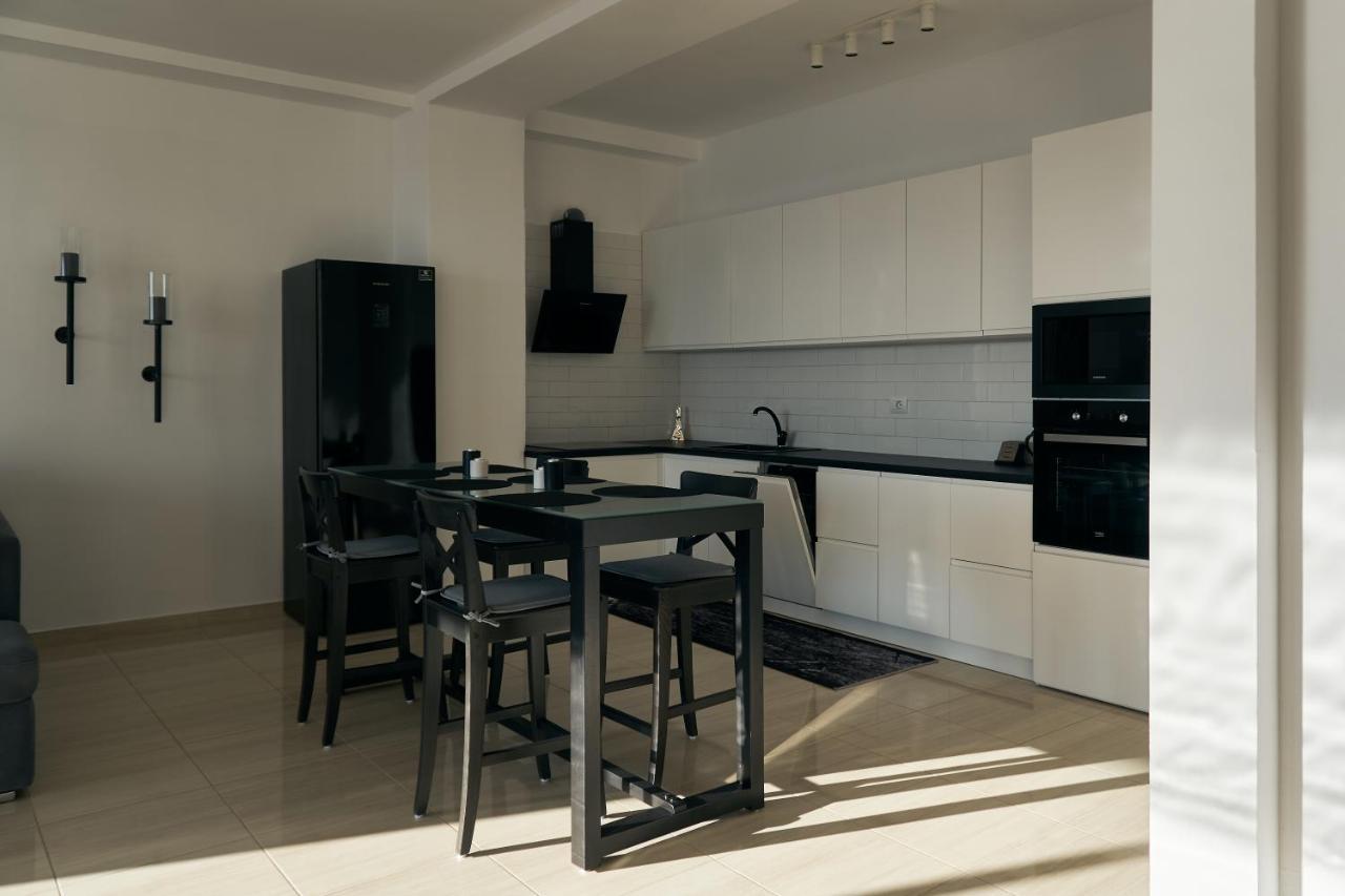 The Garrison Apartment Саранда Экстерьер фото
